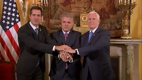 Bogotá: Trump támogató üzenetét vitte Guadiónak az amerikai alelnök Bogotá: Trump támogató üzenetét vitte Guadiónak az amerikai alelnök