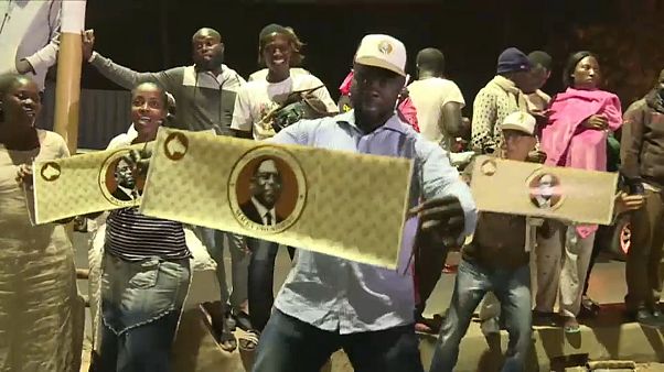 Senegal: Macky Sall feiert schon Senegal: Macky Sall feiert schon