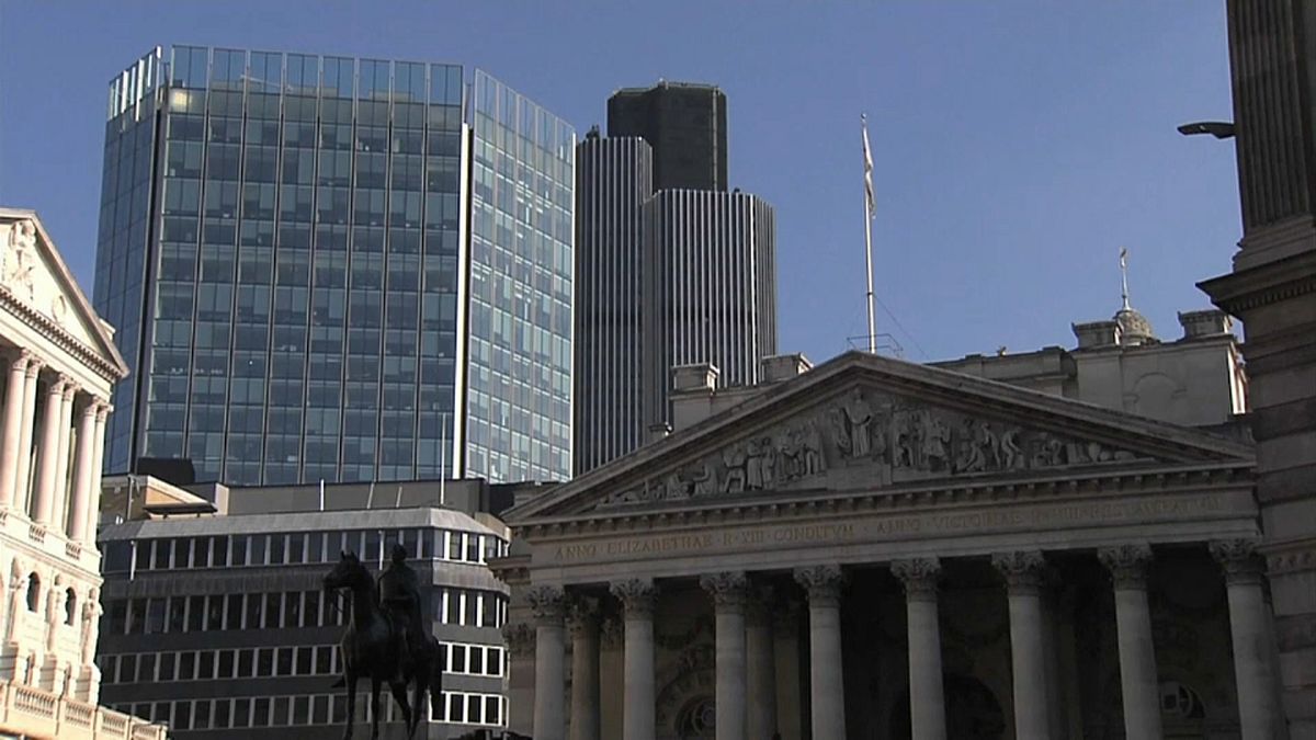 Банк Англии спасает деривативы