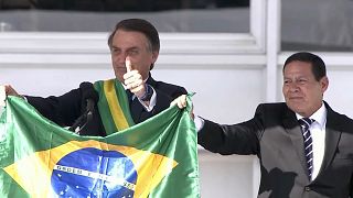 Brésil : Bolsonaro veut que l'hymne national soit chanté dans les écoles