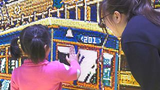 120 satte 80 bin Lego parçasını birleştirerek kentini resmetti