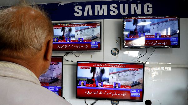 Pakistán anuncia el derribo de dos cazas de la India en su espacio aéreo Pakistán anuncia el derribo de dos cazas de la India en su espacio aéreo
