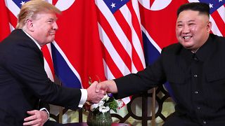 Trump-Kim Jong-un: stretta di mano ad Hanoi, via al secondo vertice