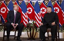 Trump y Kim Jong-un se reúnen en una cumbre histórica en Vietnam