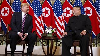 Trump y Kim Jong-un se reúnen en una cumbre histórica en Vietnam