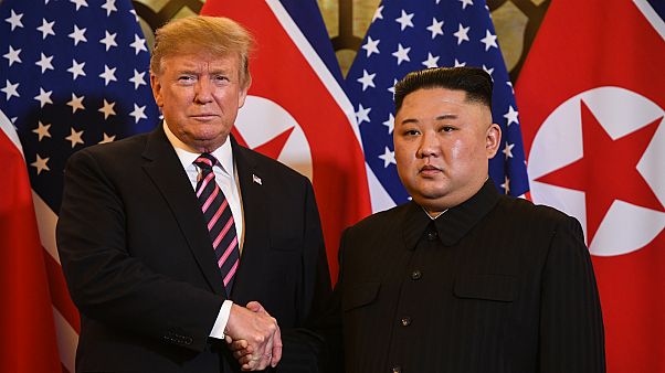 Vietnam'da ABD-Kuzey Kore Zirvesi: Trump ile Kim ikinci kez el sıkıştı Vietnam'da ABD-Kuzey Kore Zirvesi: Trump ile Kim ikinci kez el sıkıştı