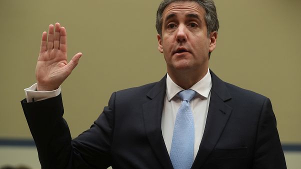 Ex-Anwalt Cohen über Trump: "Er ist ein Rassist und ein Betrüger" Ex-Anwalt Cohen über Trump: "Er ist ein Rassist und ein Betrüger"