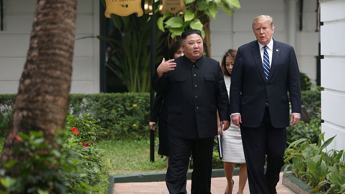 الرئيس الأمريكي دونالد ترامب والزعيم الكوري كيم جونغ أون