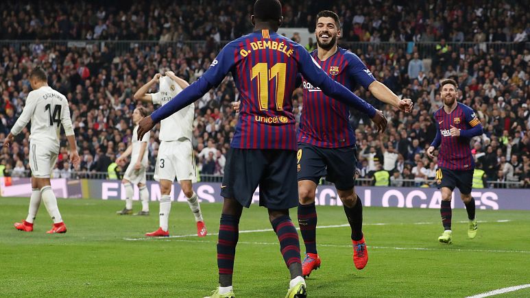 Suarez celebra golo com Dembele