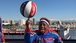Harlem Globetrotters team up with Philly Pops orchestra