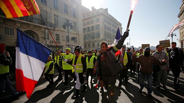 Coletes amarelos "custaram" 5 mil milhões Coletes amarelos "custaram" 5 mil milhões