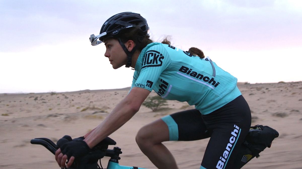 Mockingbird klasselærer Gurgle Turbo women: cyclists show their endurance in BikingMan Oman | Euronews