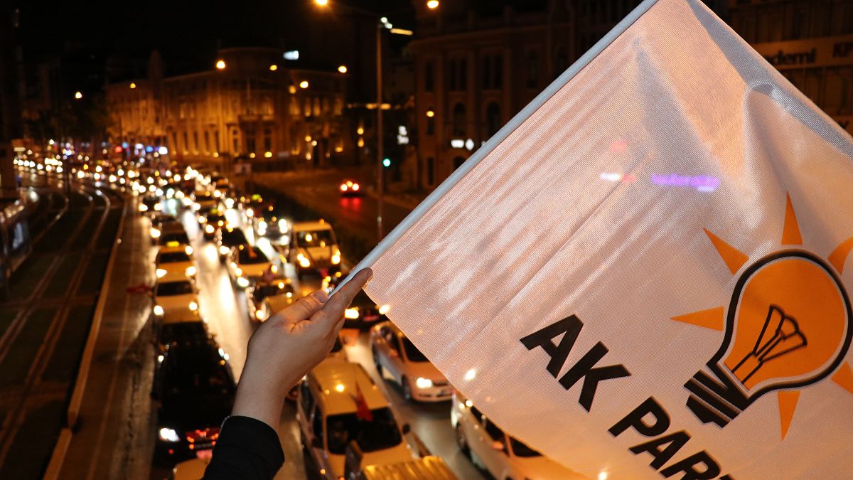 31 Mart Yerel Seçimleri: AK Parti'nin anketine göre İstanbul ve Ankara'da kim önde?