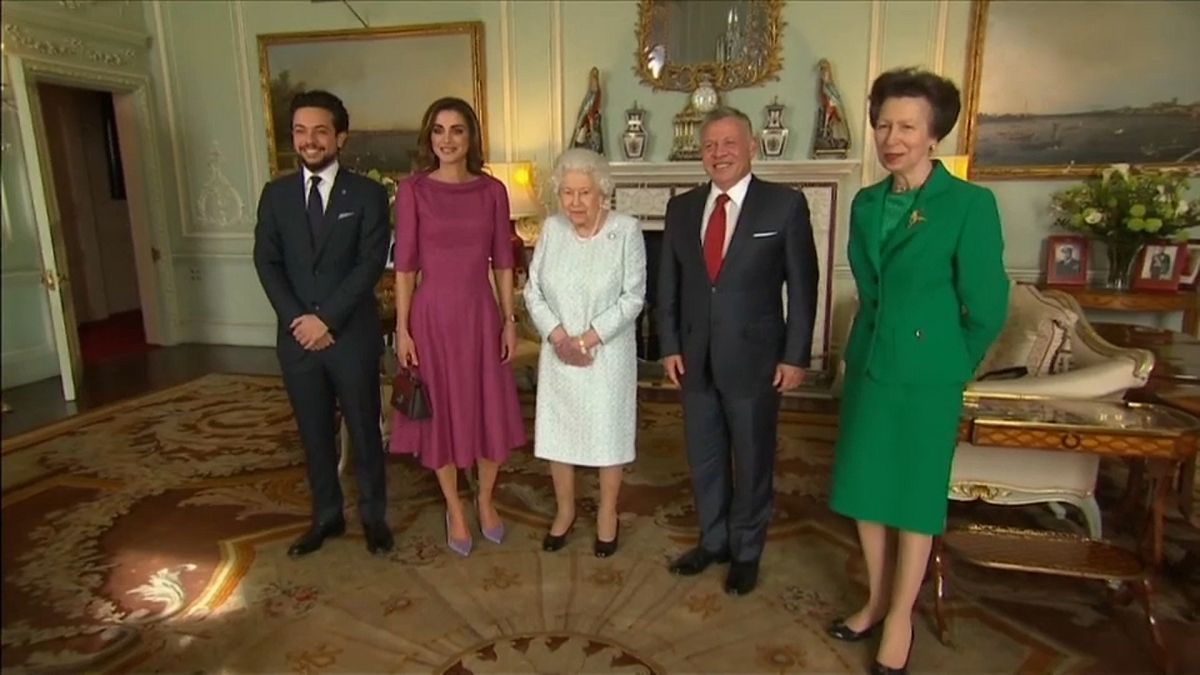 الملكة إليزابيث الثانية ملكة بريطانيا الملك عبد الله والملكة رانيا في لندن