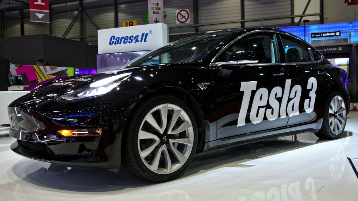 Tesla araçlar şehir içi trafik dahil tam otonom sürüşe 2019'da geçiyor