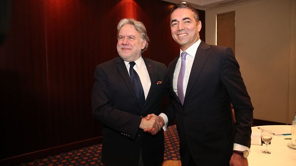 Συνάντηση Κατρούγκαλου - Ντιμιτρόφ στο Οικονομικό Φόρουμ των Δελφών Συνάντηση Κατρούγκαλου - Ντιμιτρόφ στο Οικονομικό Φόρουμ των Δελφών