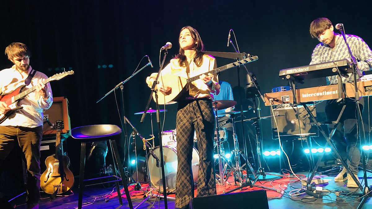 Derya Yıldırım&Grup Şimşek Euronews stüdyosunda konser verdi