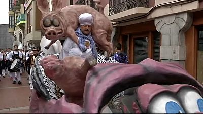 El carnaval ocupa las calles de Tolosa