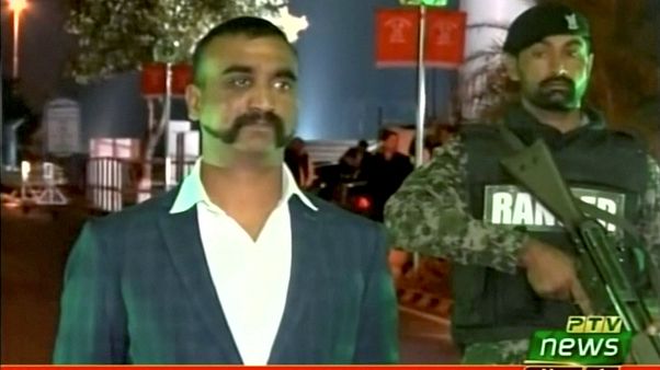 Στα πατρώα εδάφη ο Ινδός πιλότος Στα πατρώα εδάφη ο Ινδός πιλότος