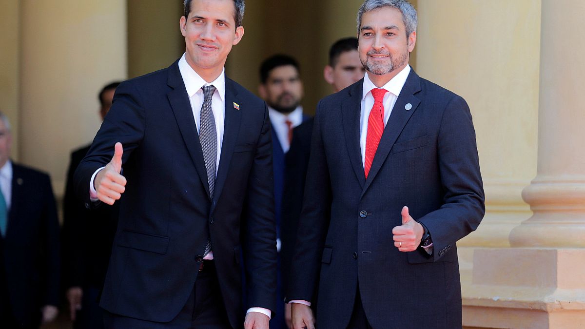 Juan Guaidó con el presidente de Paraguay, Mario Abdo Benítez