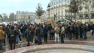 Gretas Garde: Schüler ziehen durch Paris