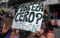 Macri defiende su plan de austeridad pese a la crisis