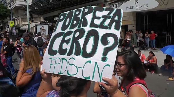 Macri defiende su plan de austeridad pese a la crisis Macri defiende su plan de austeridad pese a la crisis