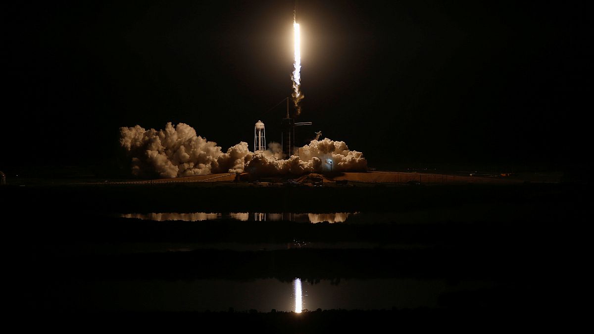 اسپیس‌ایکس کپسول دراگون را با موفقیت به فضا پرتاب کرد 