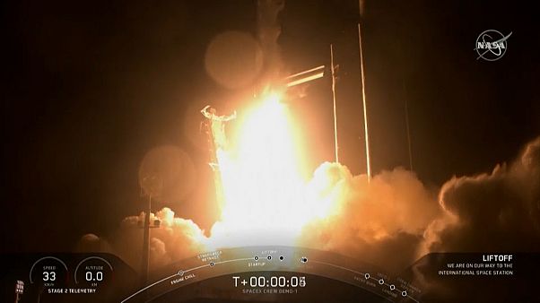SpaceX-Raumschiff hebt in Richtung ISS ab SpaceX-Raumschiff hebt in Richtung ISS ab