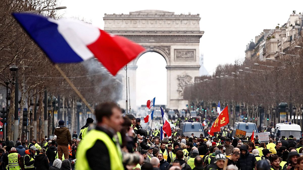 Franciaország: ez már a 16. hétvége - tüntetnek a sárgamellényesek