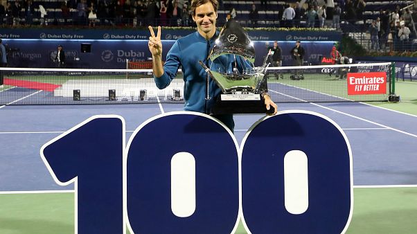 Roger Federer dalya yaptı Roger Federer dalya yaptı