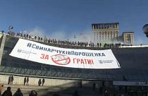 Óriási molinó Porosenko ellen Kijevben