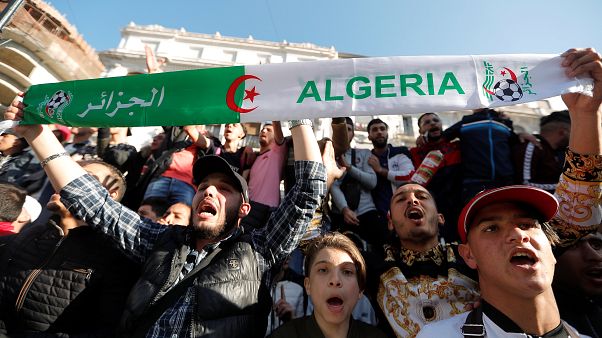 ¿Por qué los argelinos están organizando las mayores protestas del país desde la Primavera Árabe? ¿Por qué los argelinos están organizando las mayores protestas del país desde la Primavera Árabe?