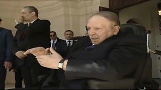 Algéria: eldőlt, Buteflika újra indul az elnöki székért