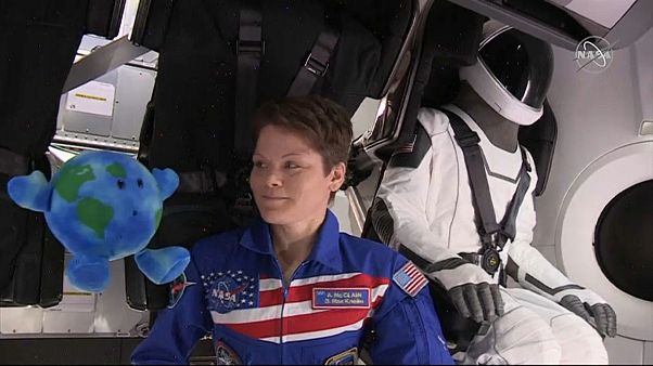 27-Stunden-Flug: "Crew Dragon" befördert "Ripley" zur ISS 27-Stunden-Flug: "Crew Dragon" befördert "Ripley" zur ISS