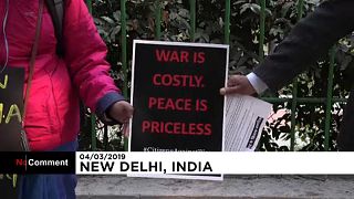 Élő lánc Indiában a békéért