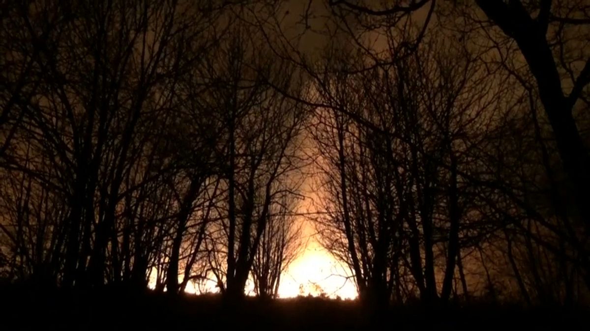 Decenas de incendios siguen activos en Asturias