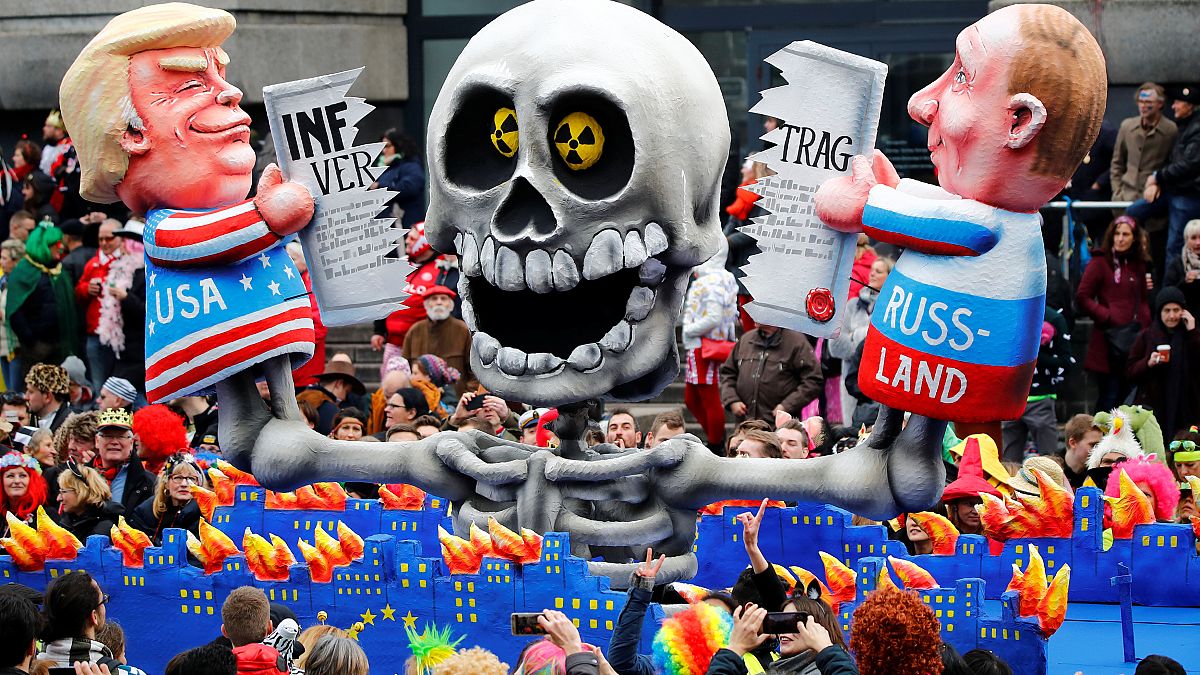 H πολιτική σάτιρα κυριαρχεί στο γερμανικό καρναβάλι
