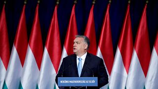 AP'nin en büyük siyasi grubu Orban'a karşı ihraç prosedürü başlattı