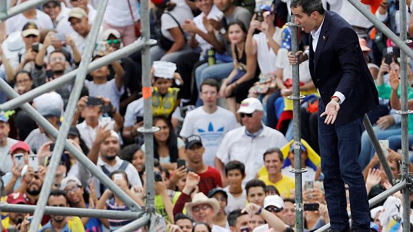 Il ritorno di Guaidó in Venezuela: "Noi più forti che mai" Il ritorno di Guaidó in Venezuela: "Noi più forti che mai"