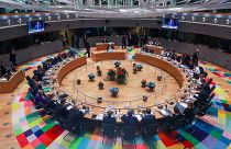 Ülésterem Brüsszelben az októberi EU-csúcs második napján a találkozó előtt