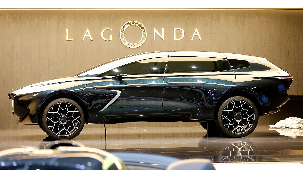 La Aston Martin lancia il SUV elettrico e... vegano: si chiama Lagonda