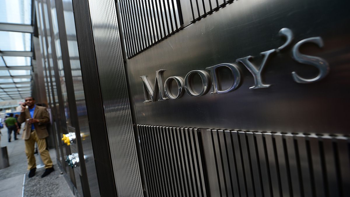 Ο οίκος Moody's αναβάθμισε το αξιόχρεο των ελληνικών τραπεζών