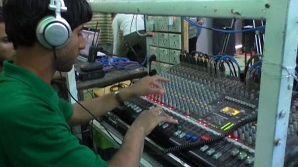 مراسم مذهبی با «رپ شیعی» در عراق مراسم مذهبی با «رپ شیعی» در عراق