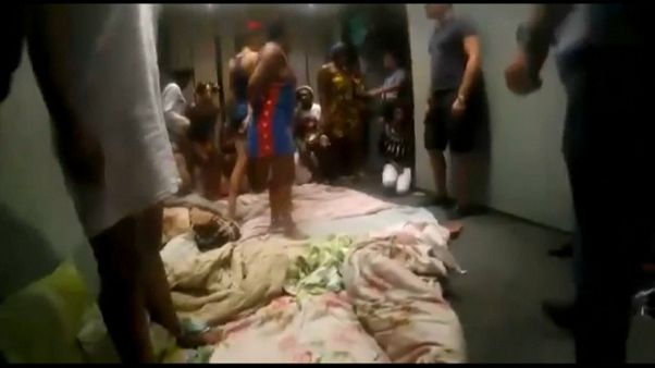 Video: Nijeryalı kızların dramı: Dünya Kupası için Rusya'ya gittiler fuhuş bataklığına saplandılar Video: Nijeryalı kızların dramı: Dünya Kupası için Rusya'ya gittiler fuhuş bataklığına saplandılar