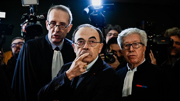 Pédophilie : le cardinal français Barbarin va présenter sa démission au pape Pédophilie : le cardinal français Barbarin va présenter sa démission au pape