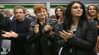 الممثلة سوزان ساراندون والممثل بين ستيلر والمخرجة نادين لبكي