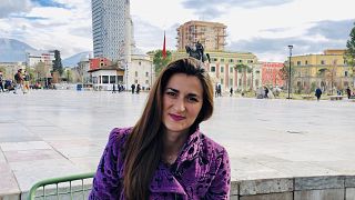 Arnavut sanatçı Aida Ljukaj ile İskender Bey Meydanı'nda görüştük