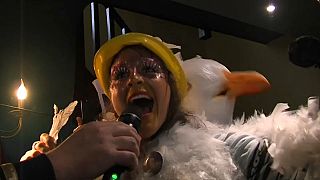 برگزاری مسابقۀ تقلید صدای مرغ دریایی در شهر دنکرک