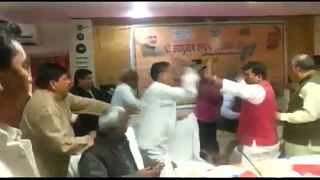 Indian politicians get off on wrong foot in "shoe brawl"